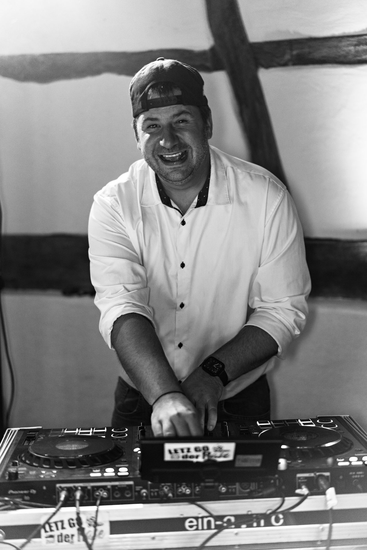 DJ Voxy am Mischpult